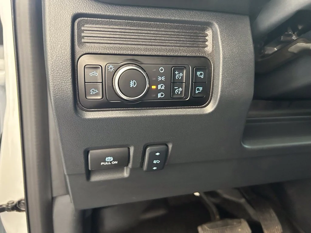 Used 2025 White Ford XL image 46