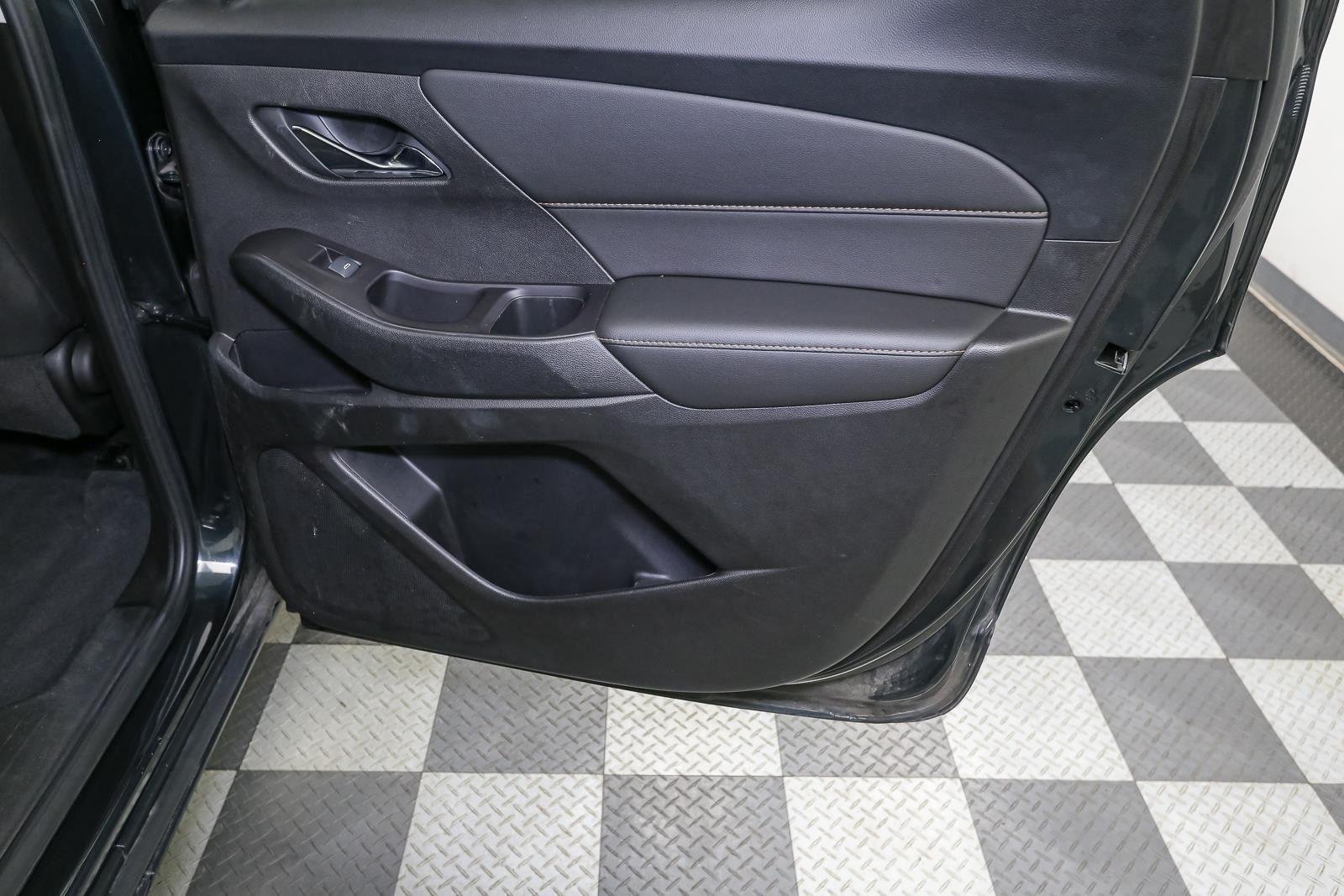 Used 2020 Graphite Metallic Chevrolet LT Cloth image 24