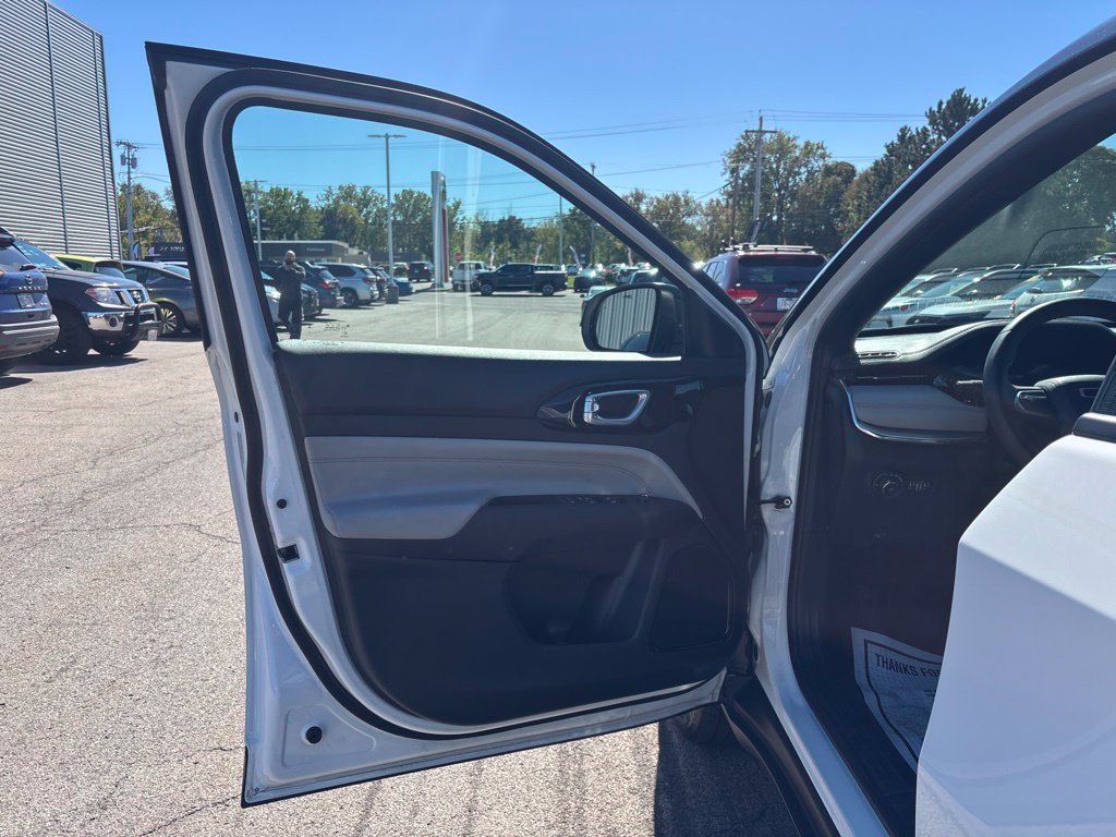 Used 2024 White Jeep Limited image 16