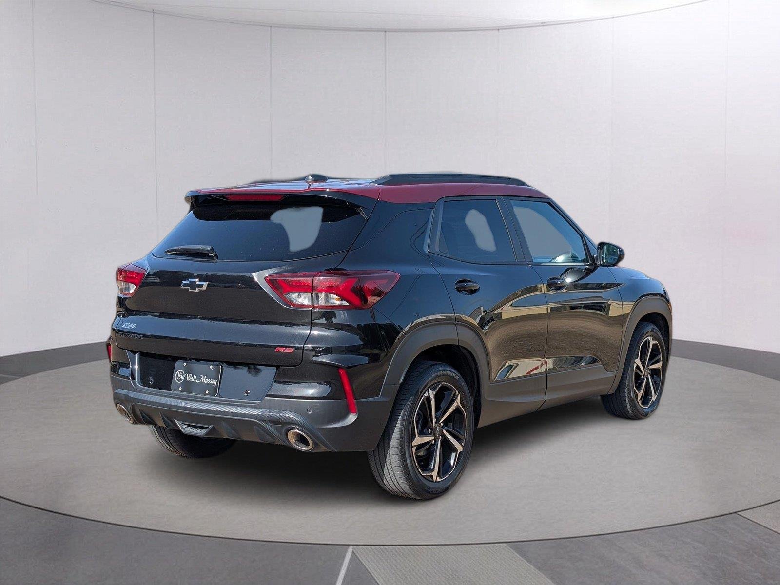 Used 2022 MOSAIC BLACK METALLIC Chevrolet RS image 5