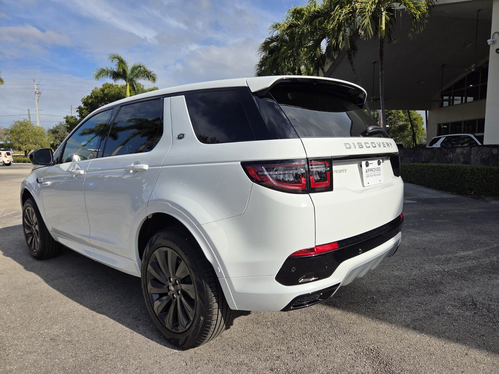 Used 2025 Fuji White Land Rover P250 S image 2