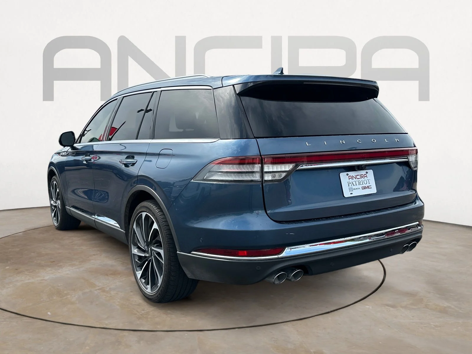 Used 2020 Blue Diamond Metallic Lincoln Reserve image 8