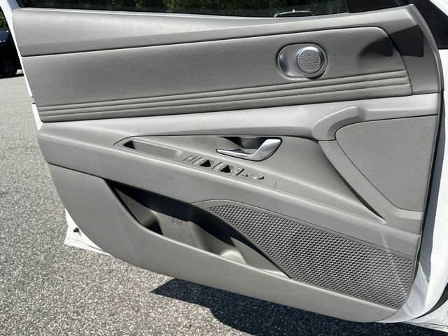 Certified Used 2025 White Hyundai SEL Sport image 38