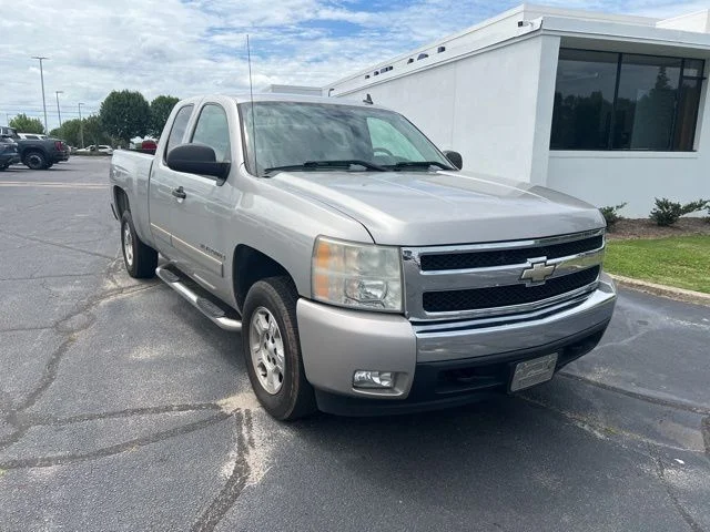 2007 Chevrolet Silverado 1500 1LT Extended Cab SWB's photo