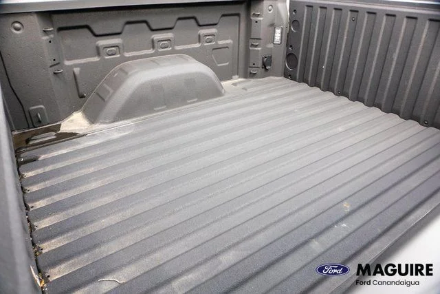 Used 2025 White GMC Elevation image 10
