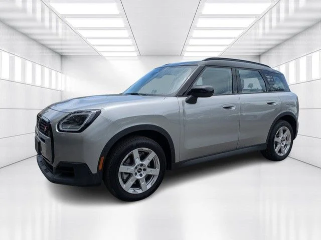 Used 2025 Silver MINI Cooper S ALL4 image 1