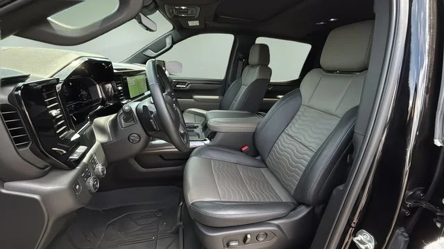 Used 2025 Black Chevrolet ZR2 image 18