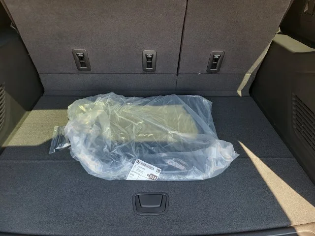 2026 Chevrolet Suburban LT - Photo 11