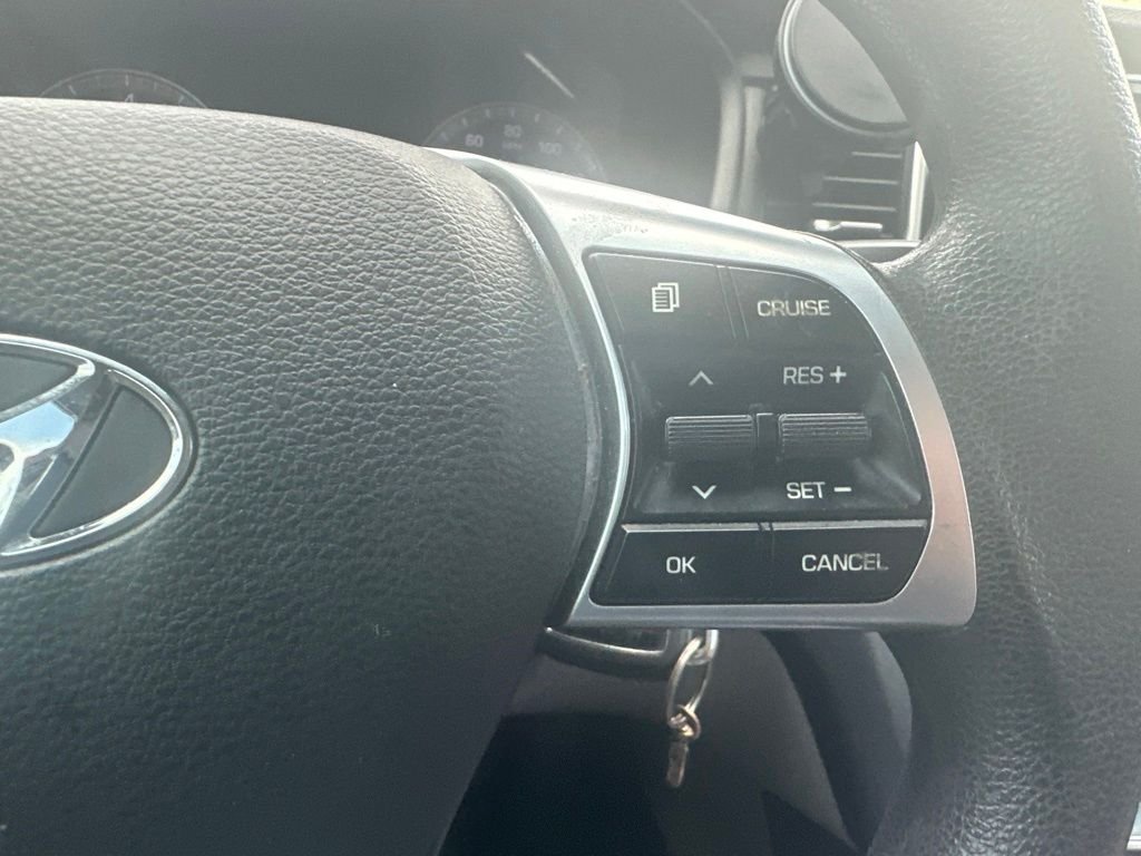 Used 2019 Red Hyundai SE image 11