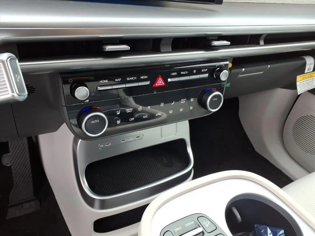 2026 Hyundai IONIQ 9 SEL - Photo 16