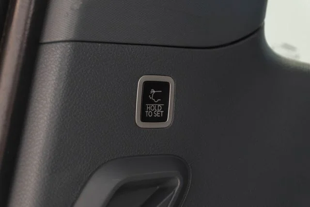 Used 2022 White Jeep Series II image 17