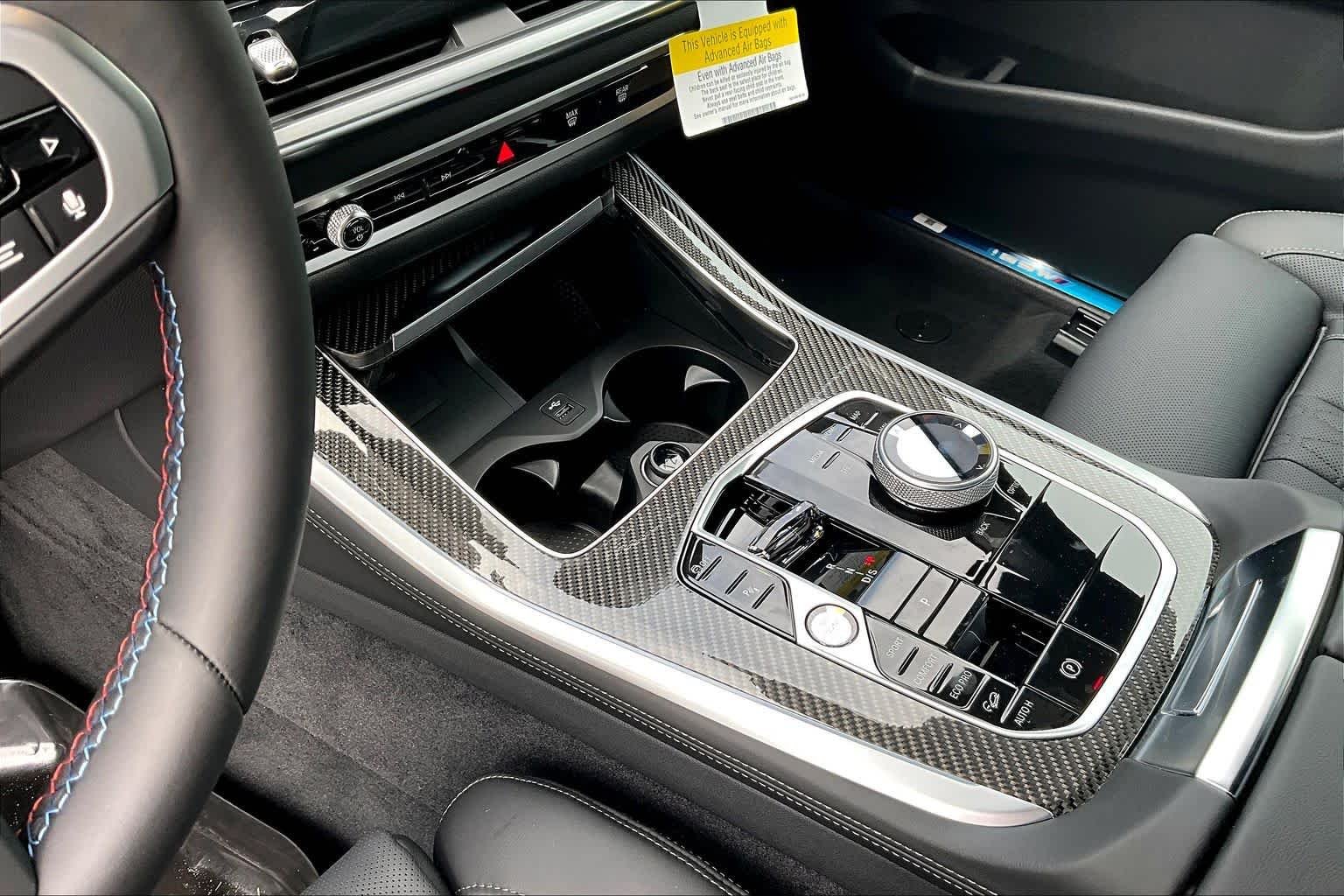 2026 BMW X5 M60i - Photo 8