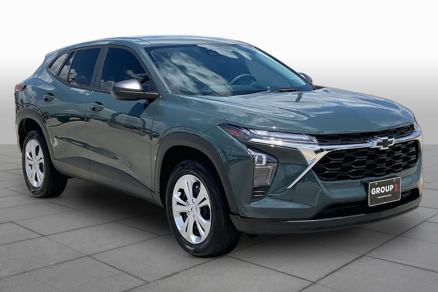Used 2025 Cypress Gray Chevrolet LS image 3
