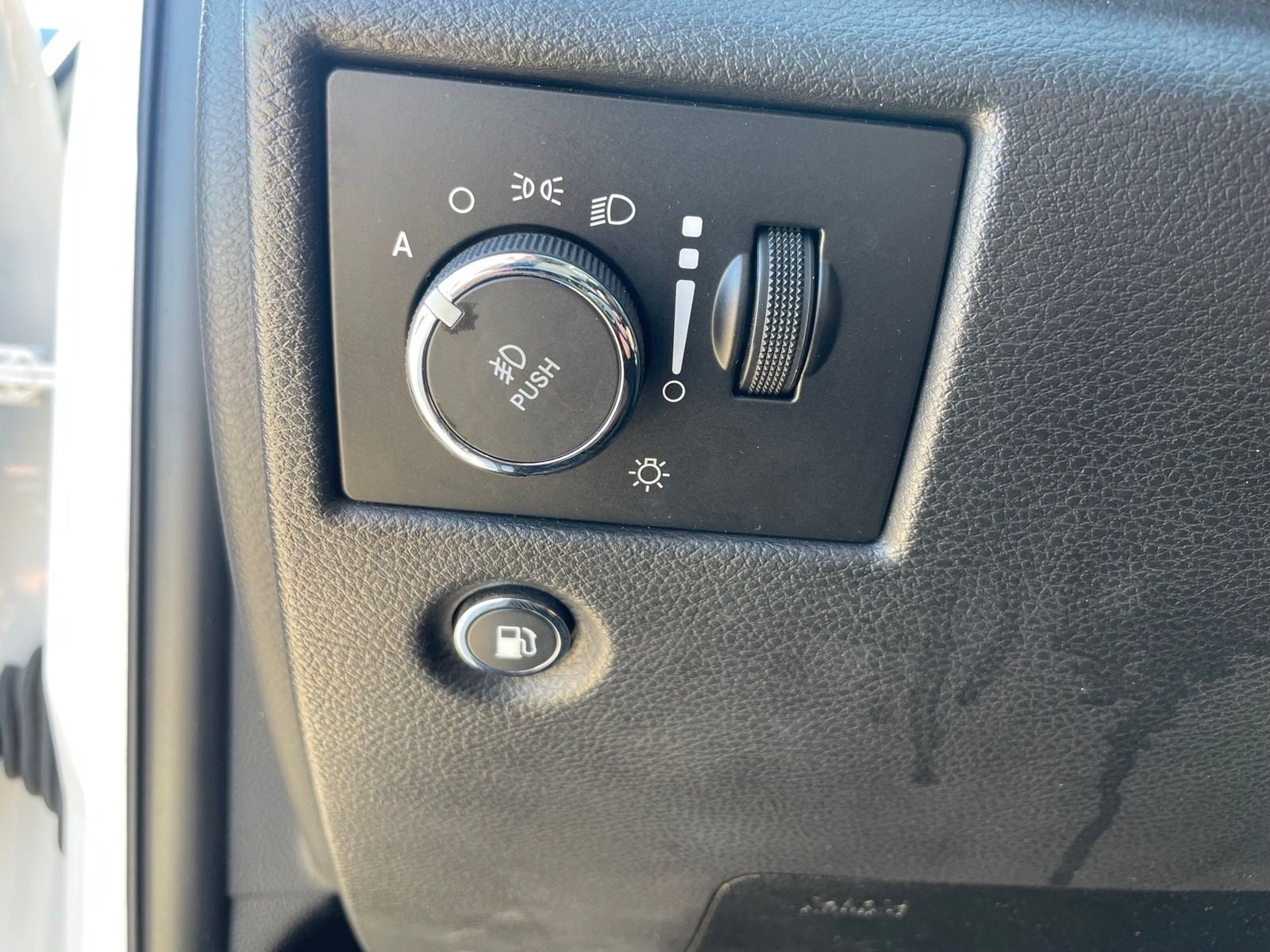 Used 2020 White Jeep Summit image 16