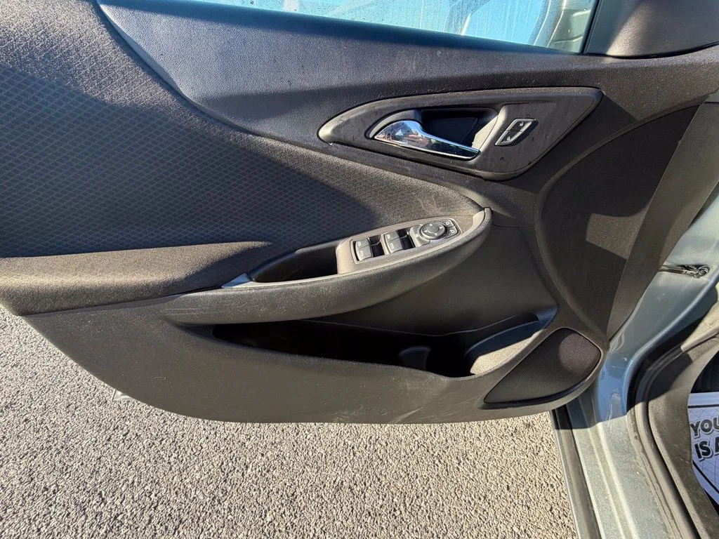 Used 2025 Sterling Gray Metallic Chevrolet 1LT image 15