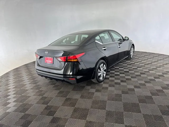 Used 2023 Black Nissan 2.5 S image 5