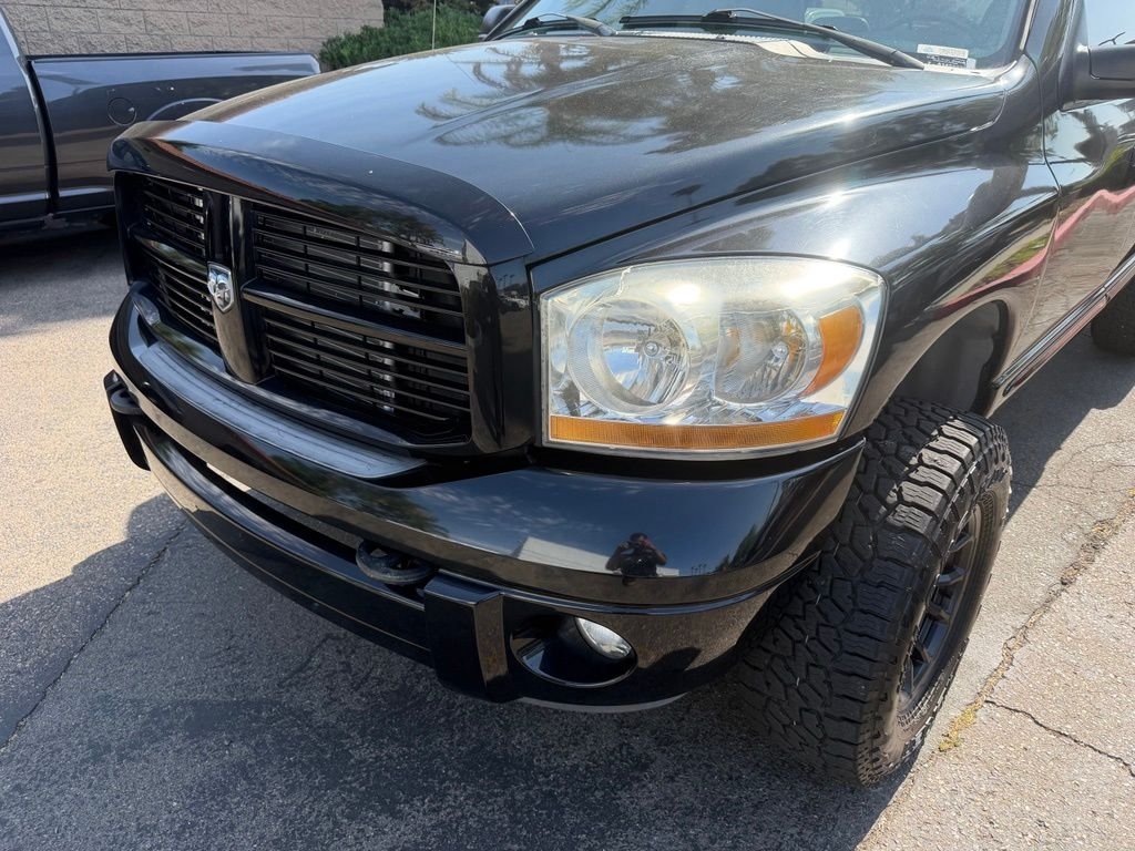 Used 2006 Black Dodge SLT image 4
