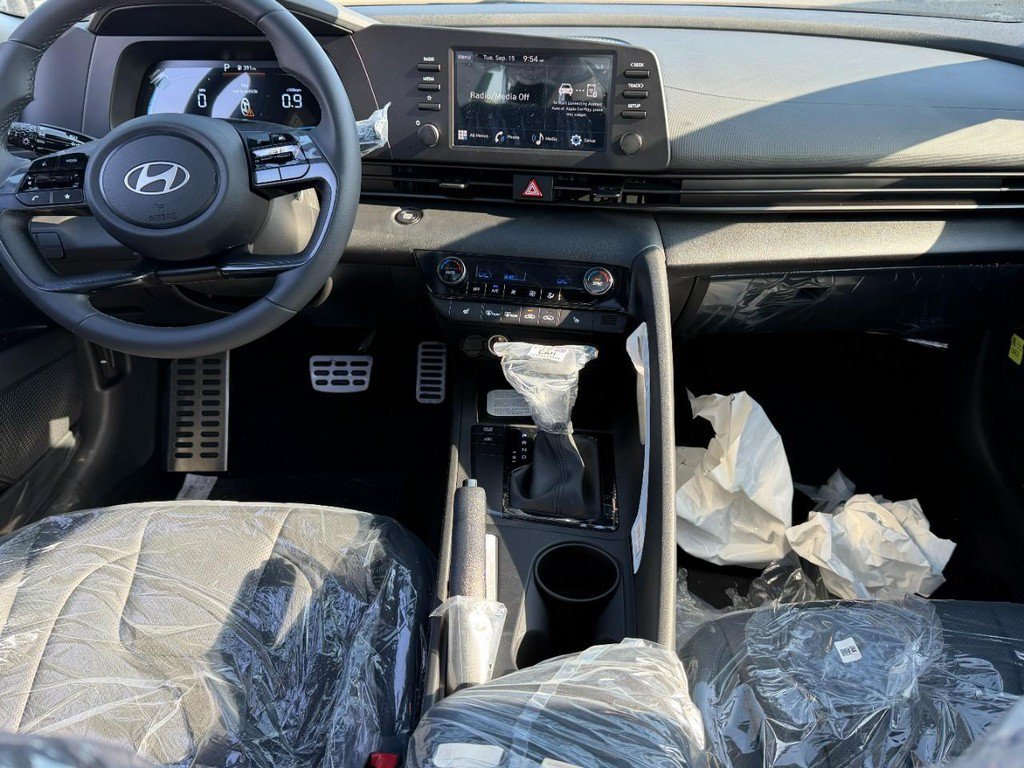 Used 2026 Black Hyundai SEL Sport image 6