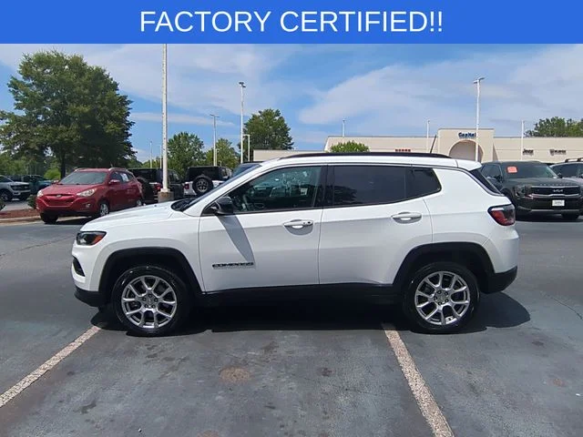 Used 2023 White Jeep Latitude Lux image 2