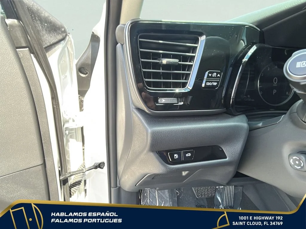 Used 2025 White Lexus Premium image 17