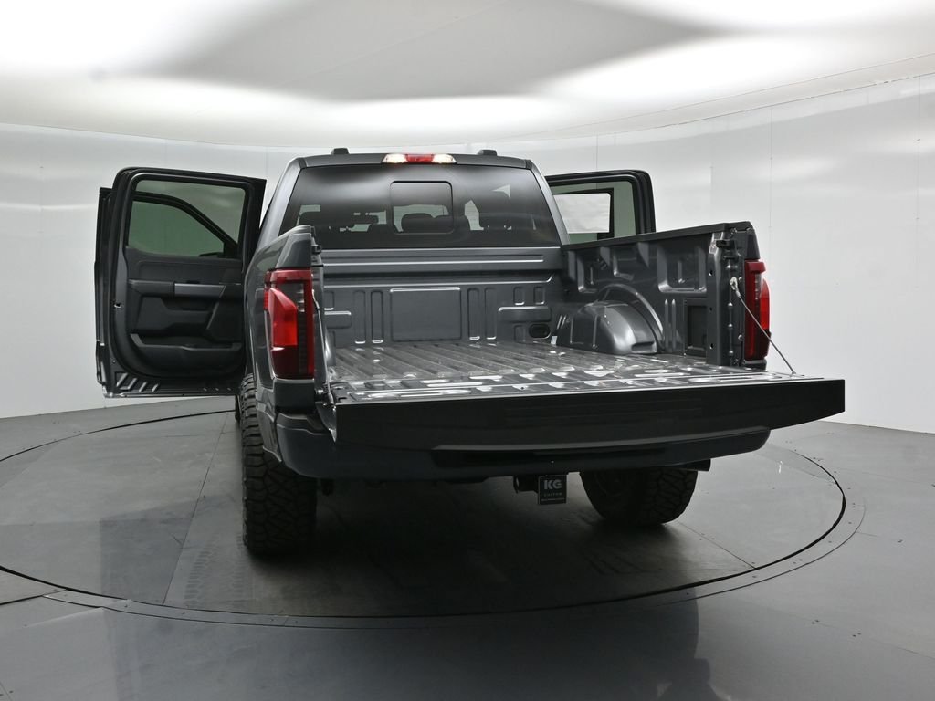 New 2026 Carbonized Gray Metallic Ford XLT image 32