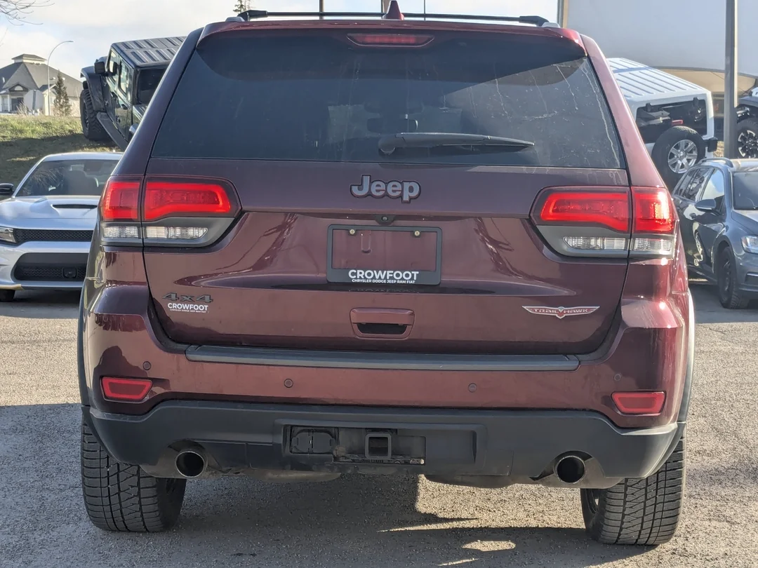 Certified Used 2017 Red Jeep Trailhawk - - 4x4 - Power Sunroof - Uconnect 8.4 Nav - Quadra-Lift Air - 3.6L Pentastar V6 & More! image 7