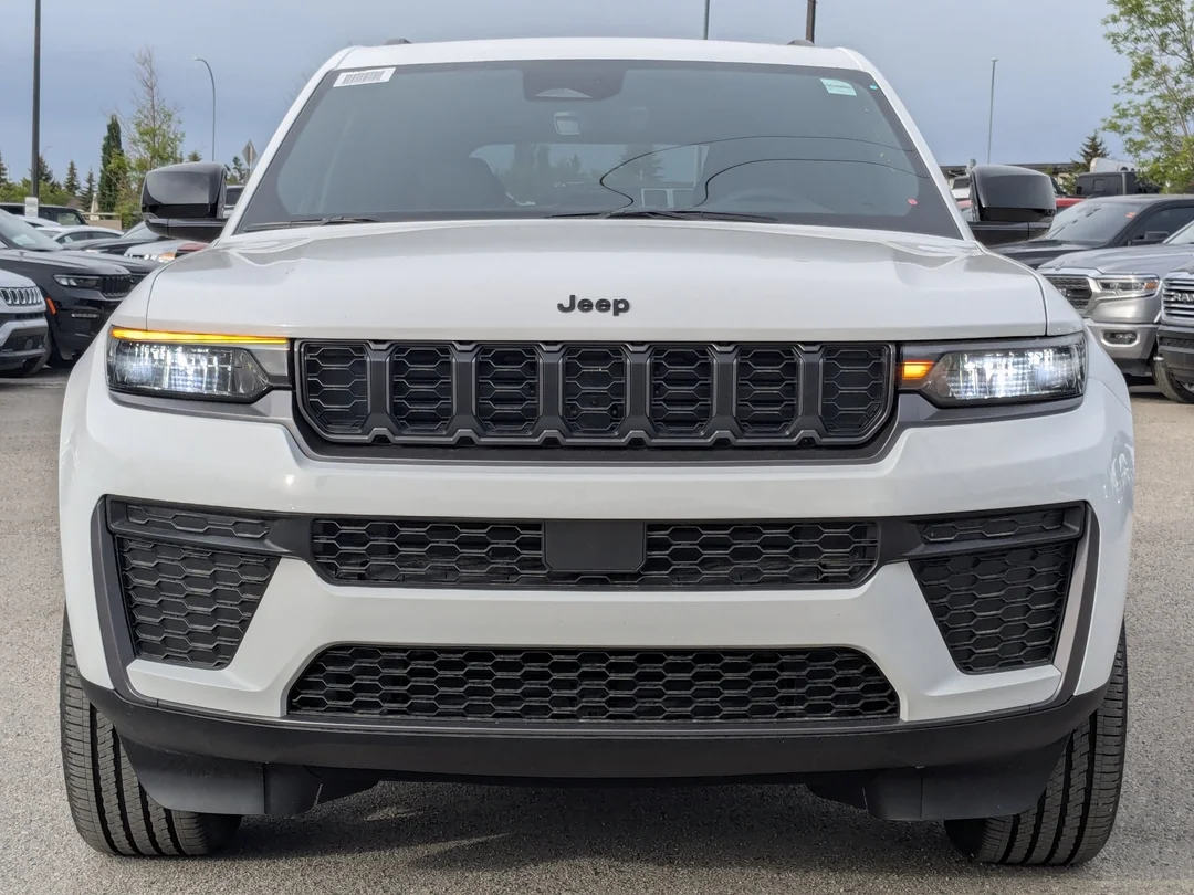 New 2026 White Jeep Altitude - - 4x4 - Power Sunroof - Trailer Tow Pkg - 20 Black Wheels - Remote Start & More! image 3