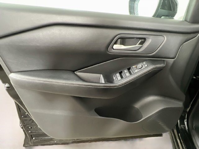 2025 Nissan Rogue SV - Photo 30
