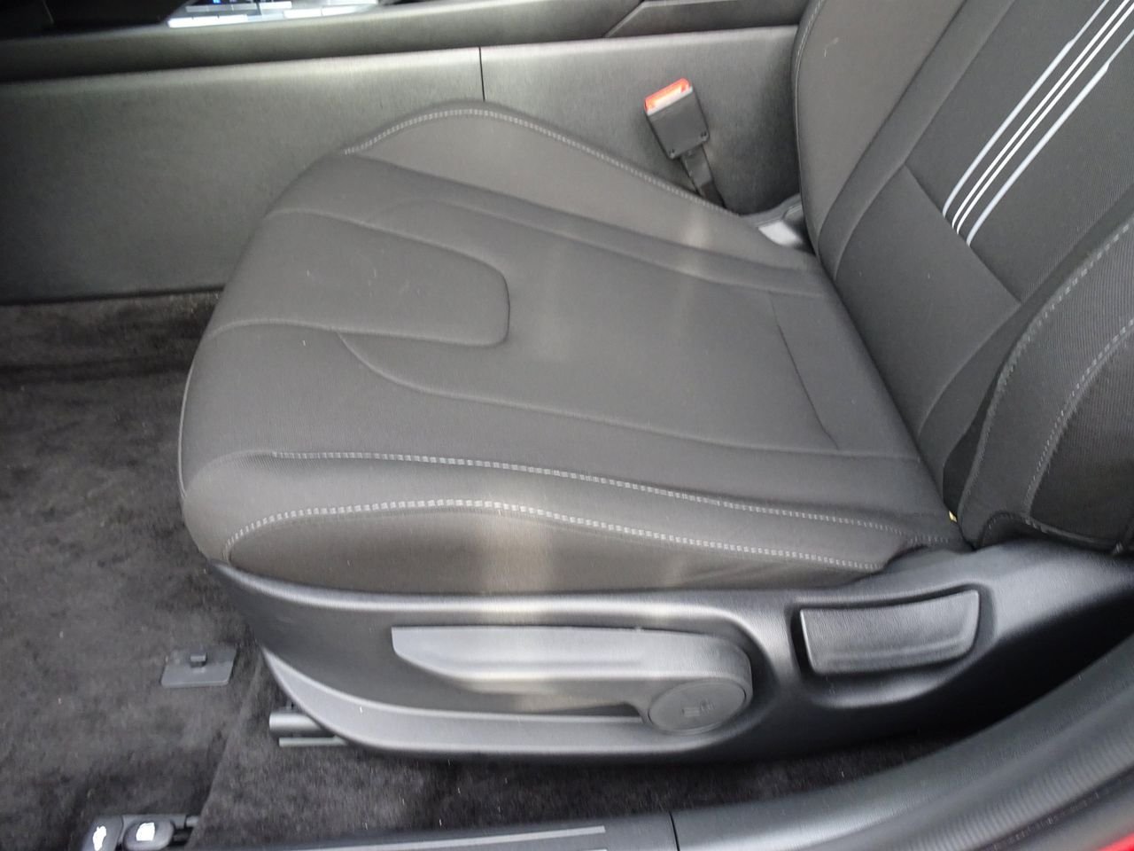 2025 Hyundai Elantra SEL - Photo 9