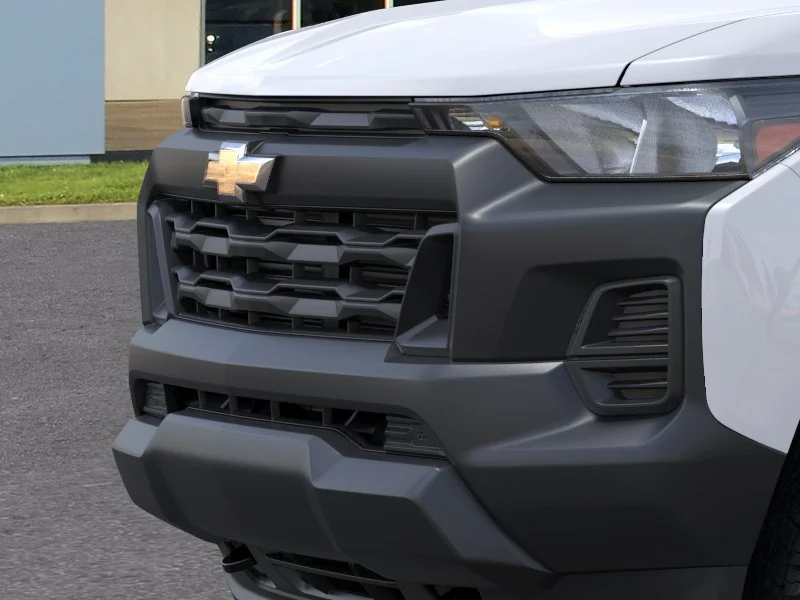 New 2026 Summit White Chevrolet WT image 13