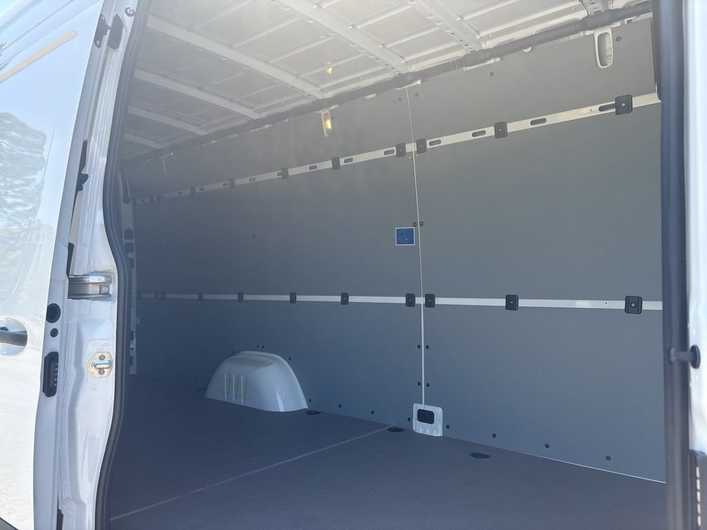 New 2026  Mercedes-Benz Cargo 170 WB image 19