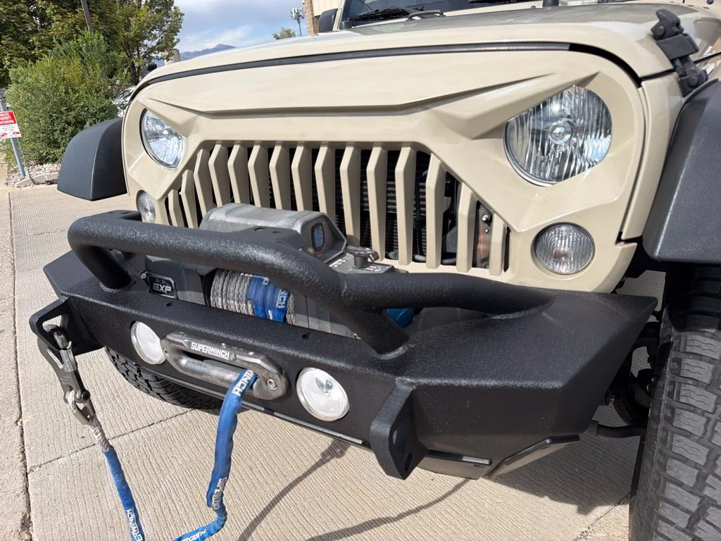 Used 2018 Beige Jeep Unlimited Sport image 10