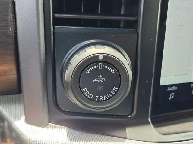 New 2026 Oxford White Ford Lariat image 23