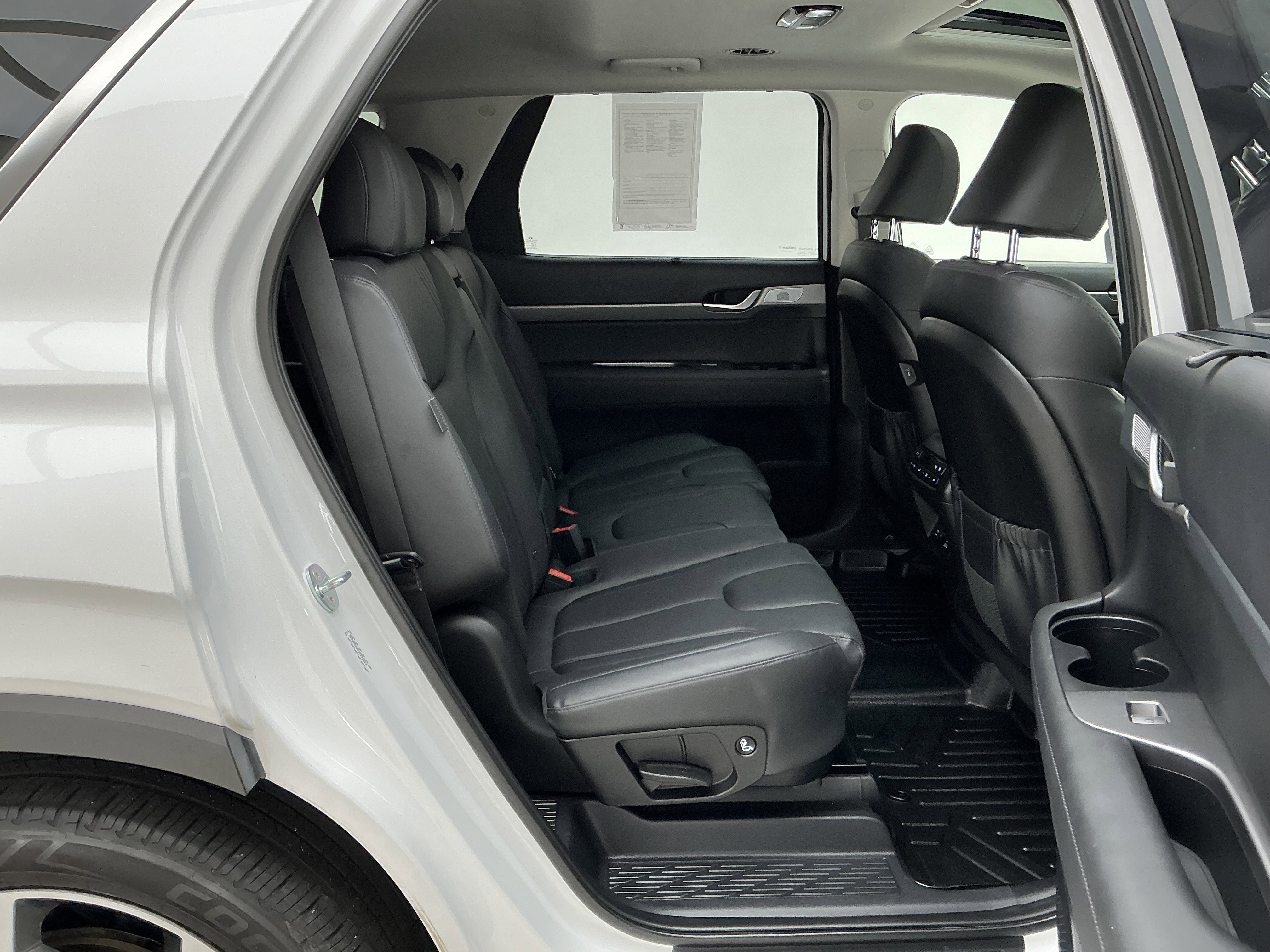 Used 2023 Hyper White Hyundai SEL image 23