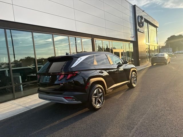 Used 2025 Black Hyundai SEL image 3