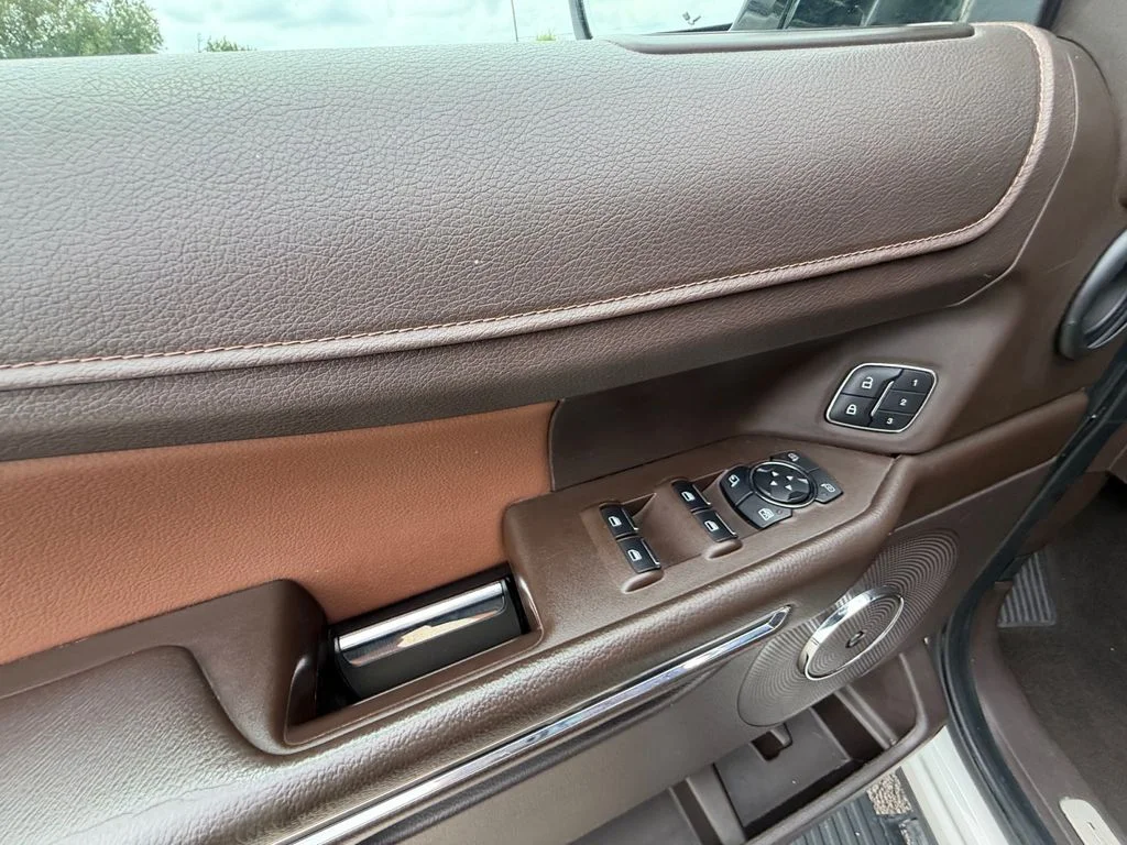 Used 2022 White Ford King Ranch image 11