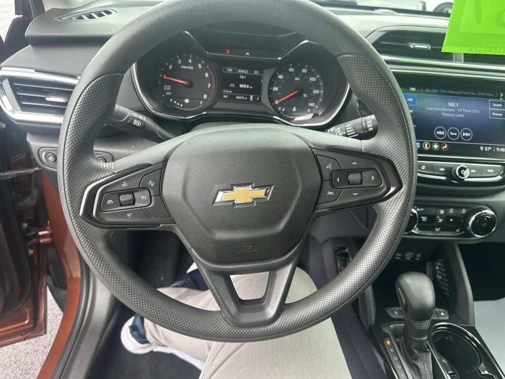 Used 2021 Orange Chevrolet LT image 21