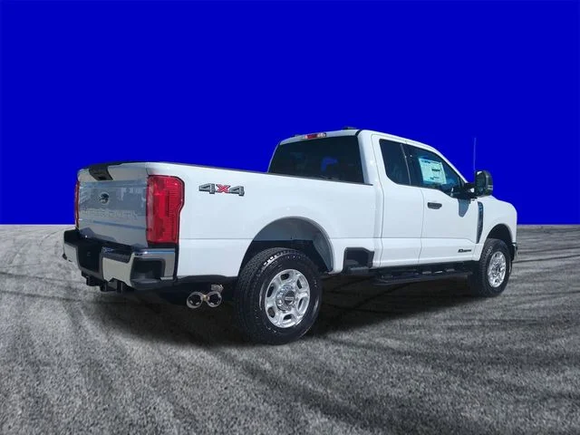 New 2026 Oxford White Ford F-250® XLT image 4