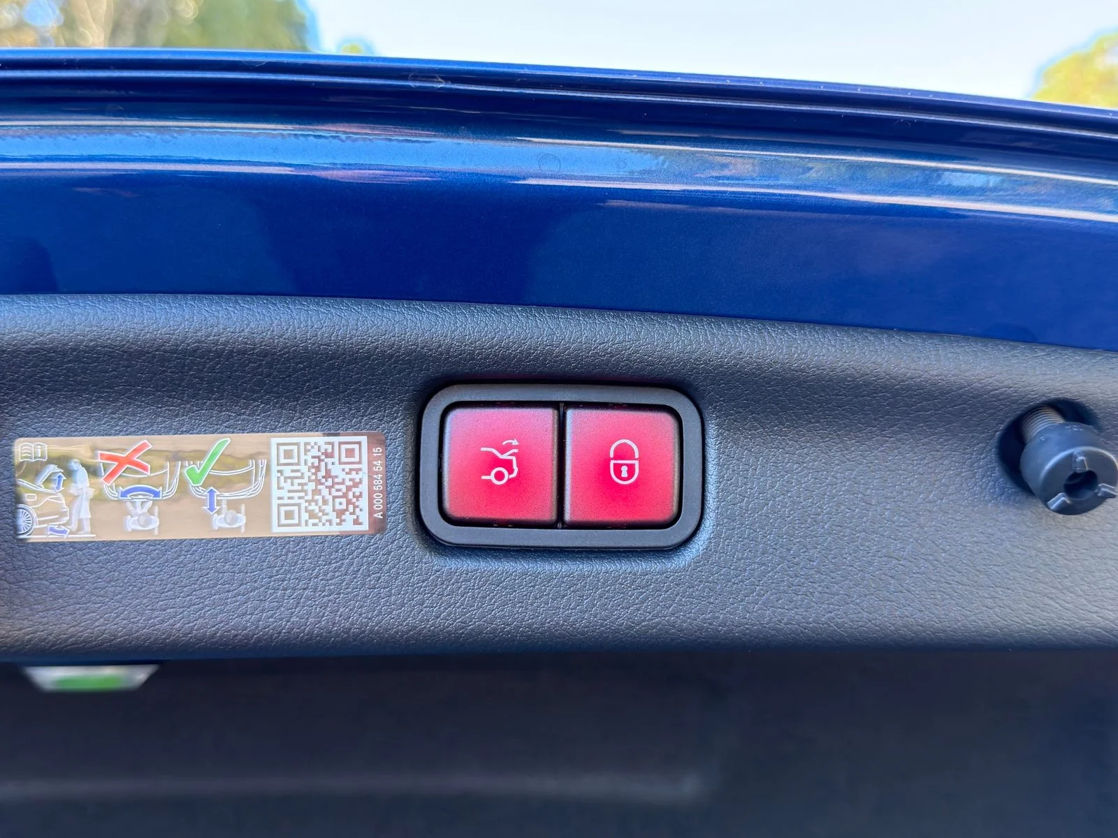 Used 2026 Starling Blue Metallic Mercedes-Benz C 300 image 18