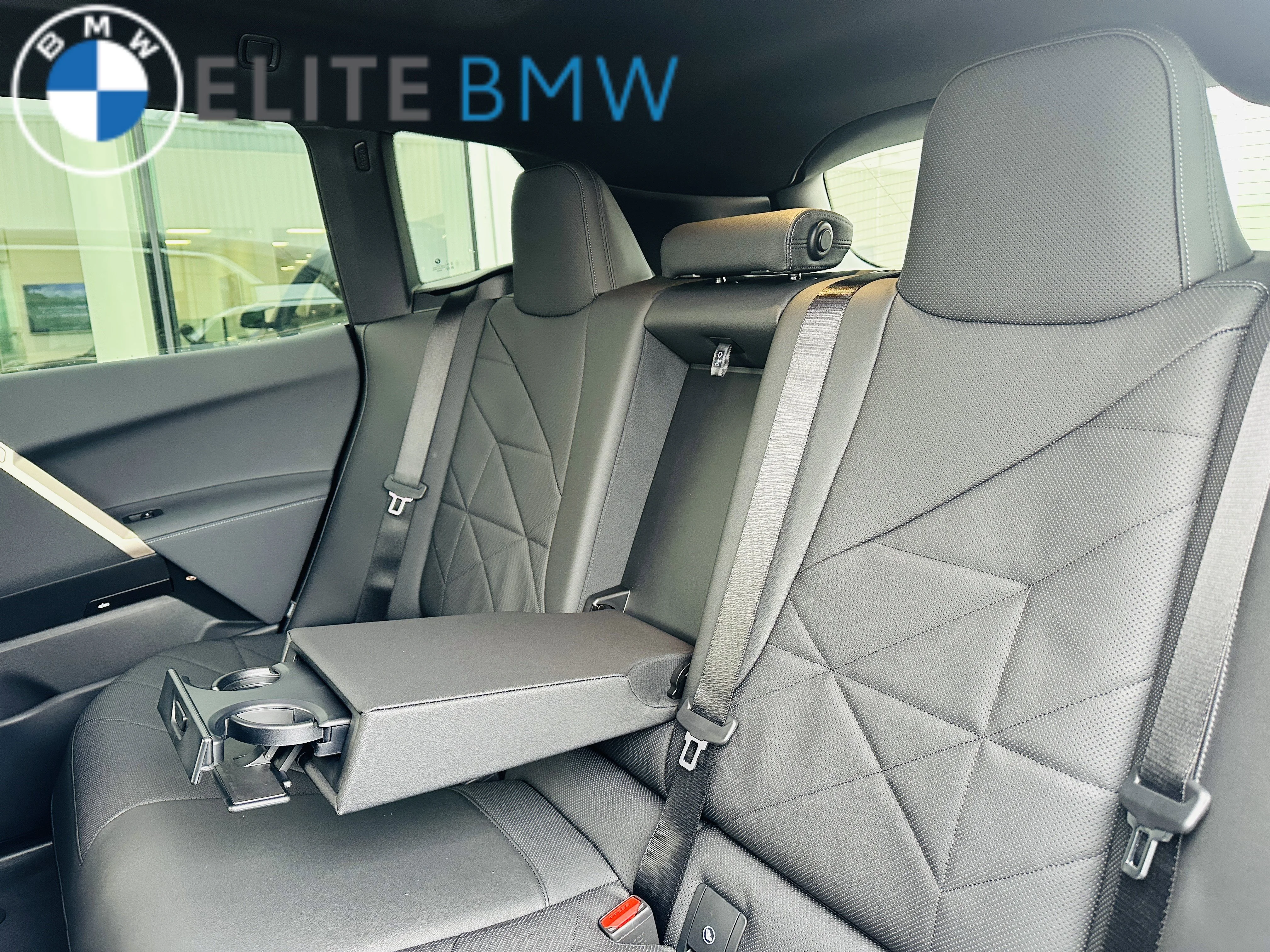Used 2026 BLACK SAPPHIRE METALLIC BMW XDRIVE60 image 24