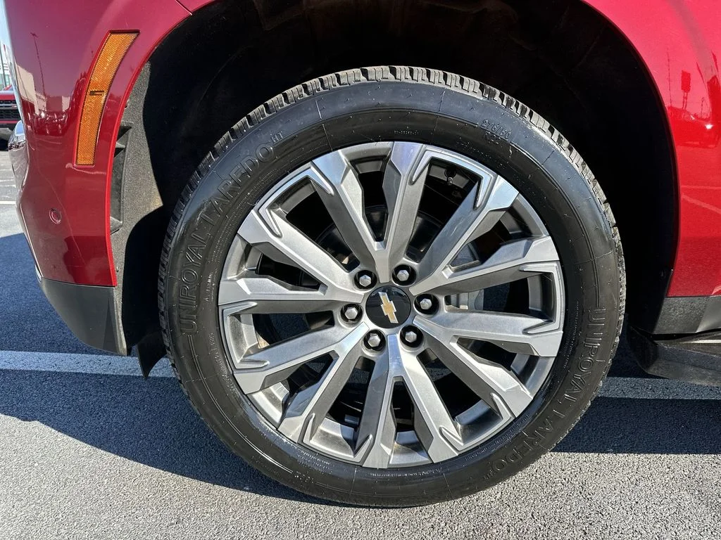 Used 2025 Red Chevrolet High Country image 16