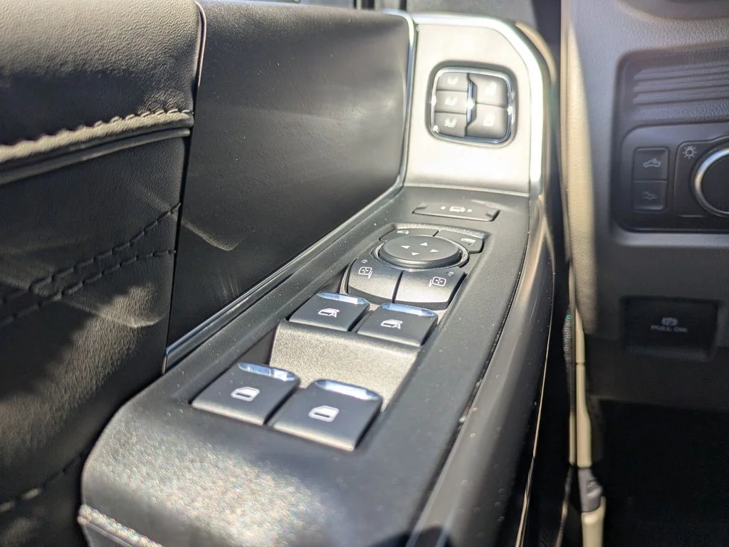 Used 2026 Gray Ford Platinum image 28