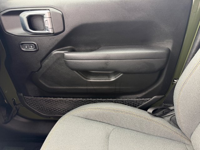 Used 2024 Green Jeep Sport S image 24