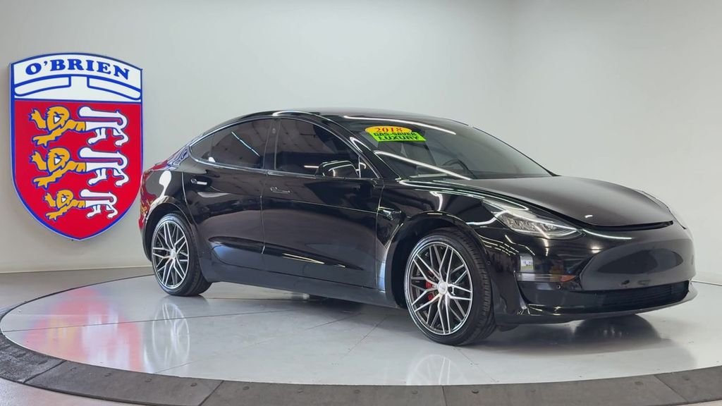 Used 2018  Tesla Long Range image 2
