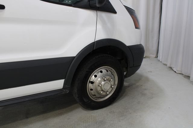 Used 2018 Oxford White Ford Base image 26