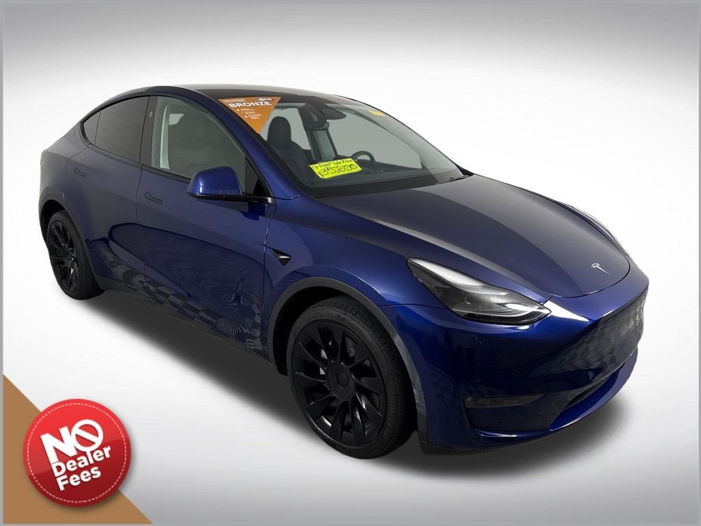 Used 2023  Tesla Long Range image 1