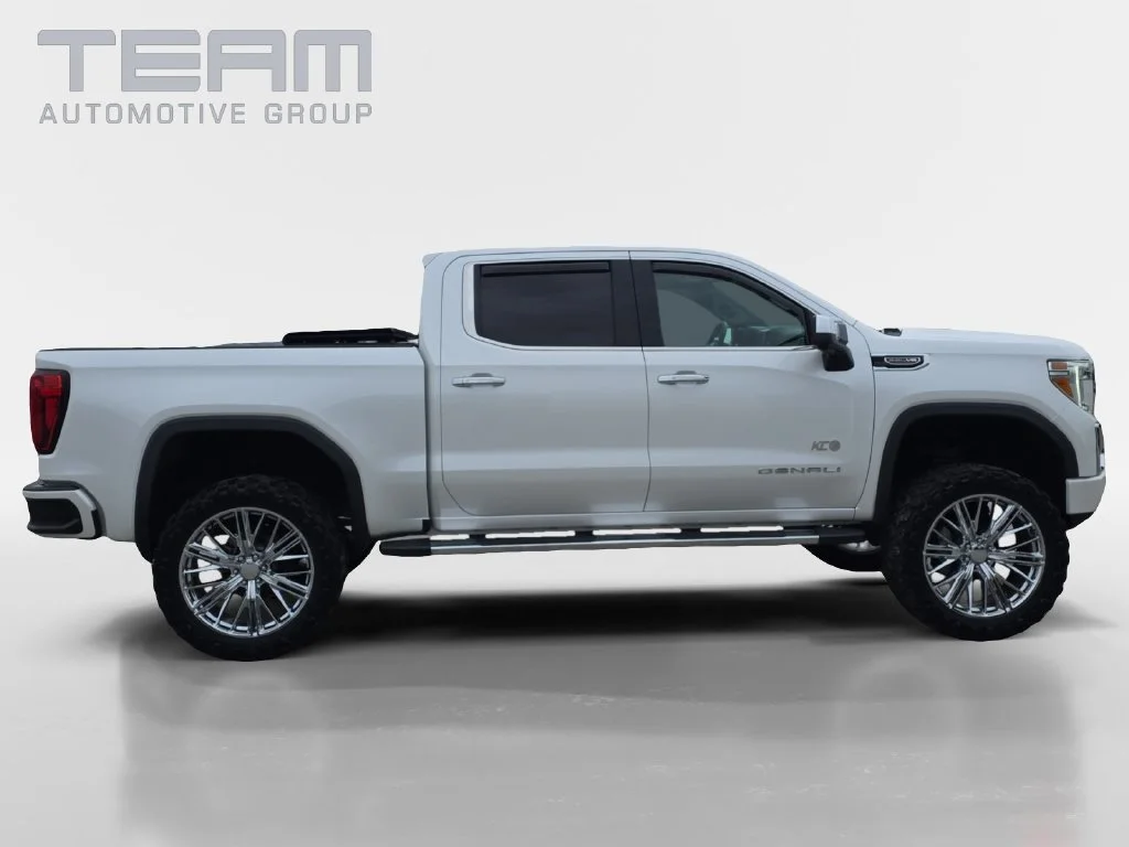 Used 2021 White GMC Denali image 8