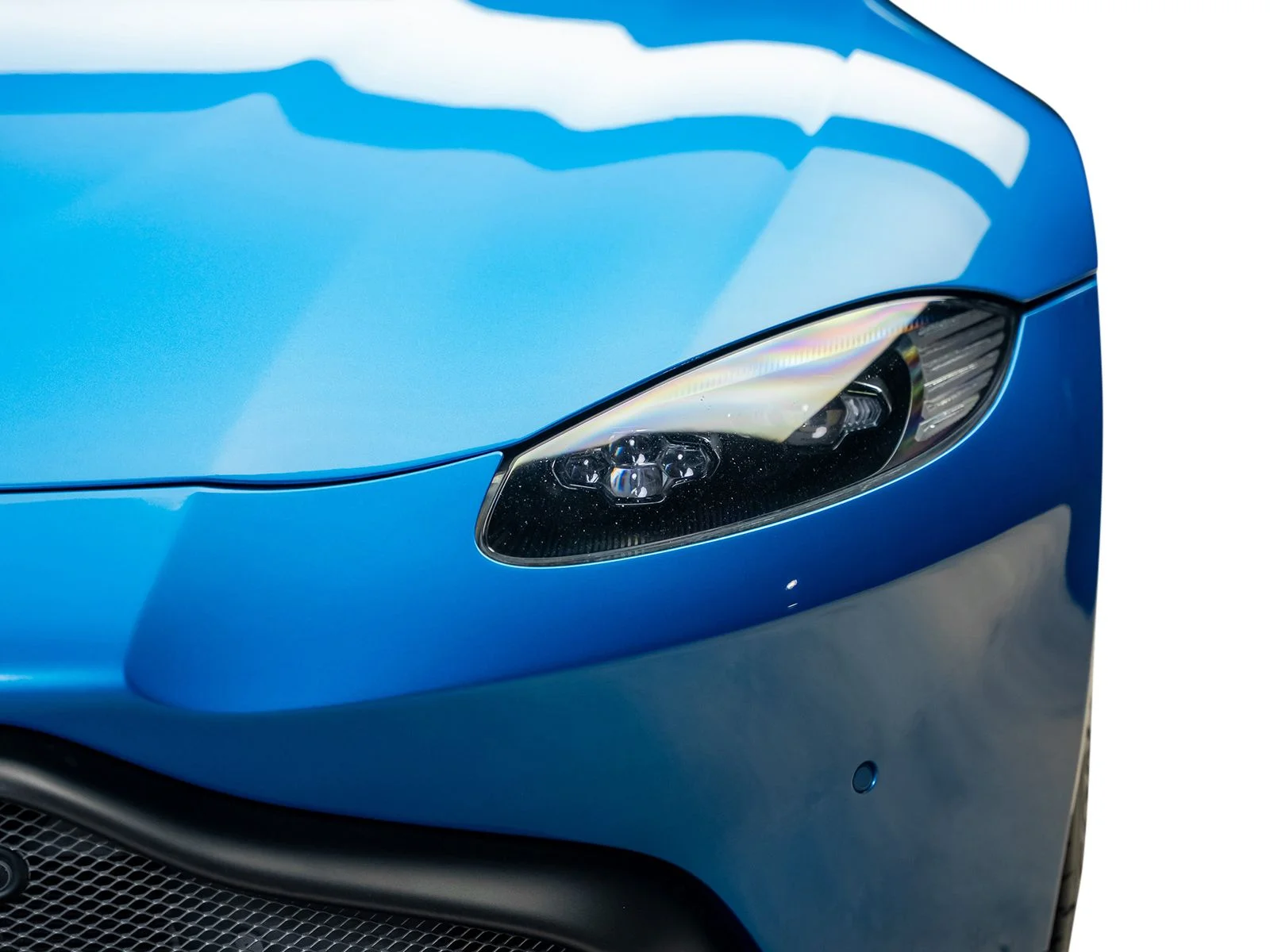 Used 2020 Blue Aston Martin Base image 10