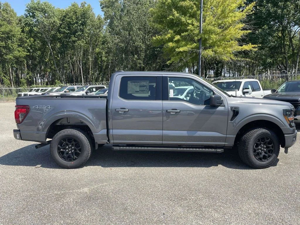New 2026 Gray Ford XLT image 2