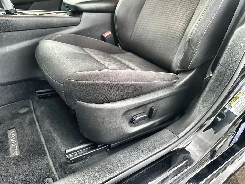 Used 2024 Black Nissan 2.5 SV image 12
